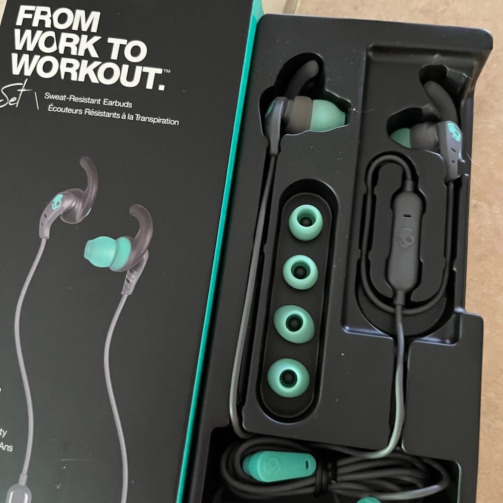 Skullcandy active wired headphones